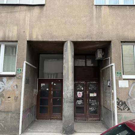 Apartament Gigi's *